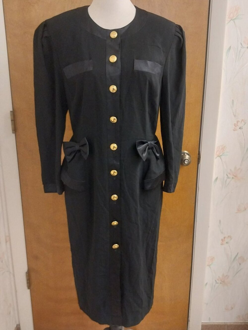 ESCADA VINTAGE MARGARETHA LEY DRESS SIZE 40 POCKETS, GOLD BUTTONS AND BOWS